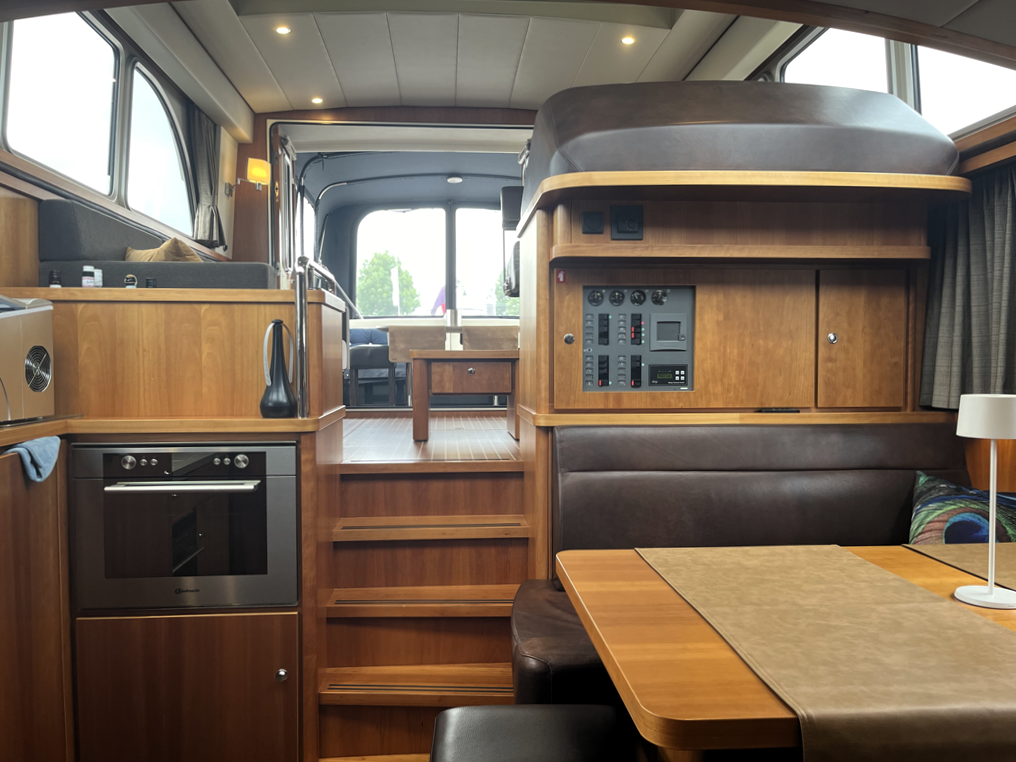 foto: 23 Linssen Grand Sturdy 470 Sedan Wheelhouse
