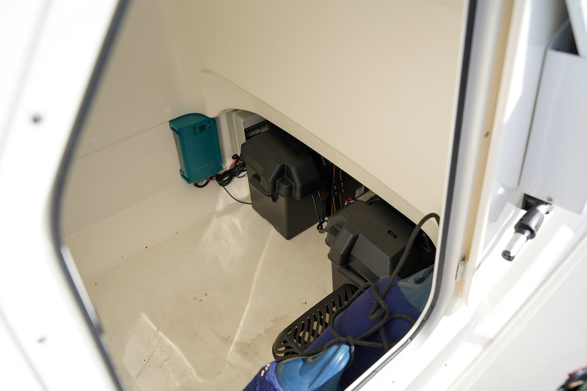 foto: 24 Boston Whaler 210 Montauk