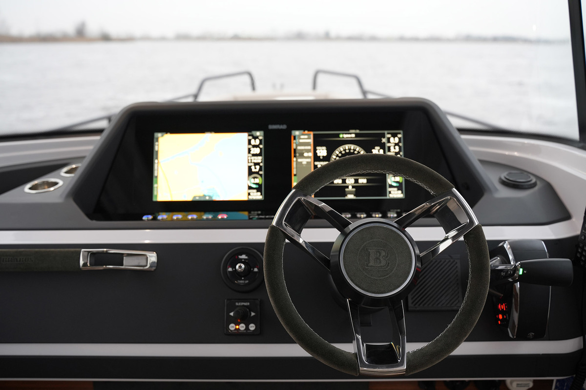 foto: 18 Axopar  28 Cabin