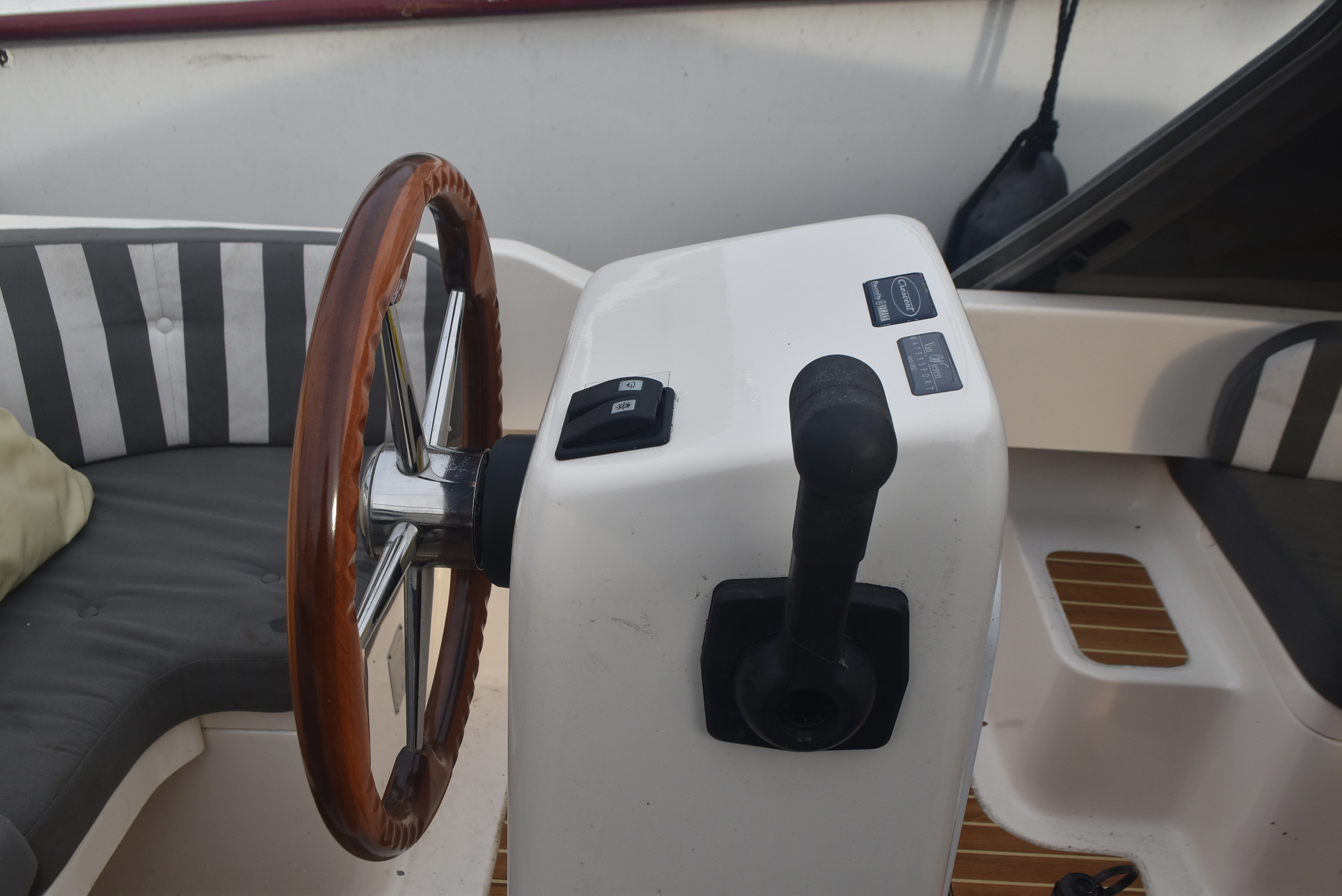 foto: 6 Crescent Allure 517