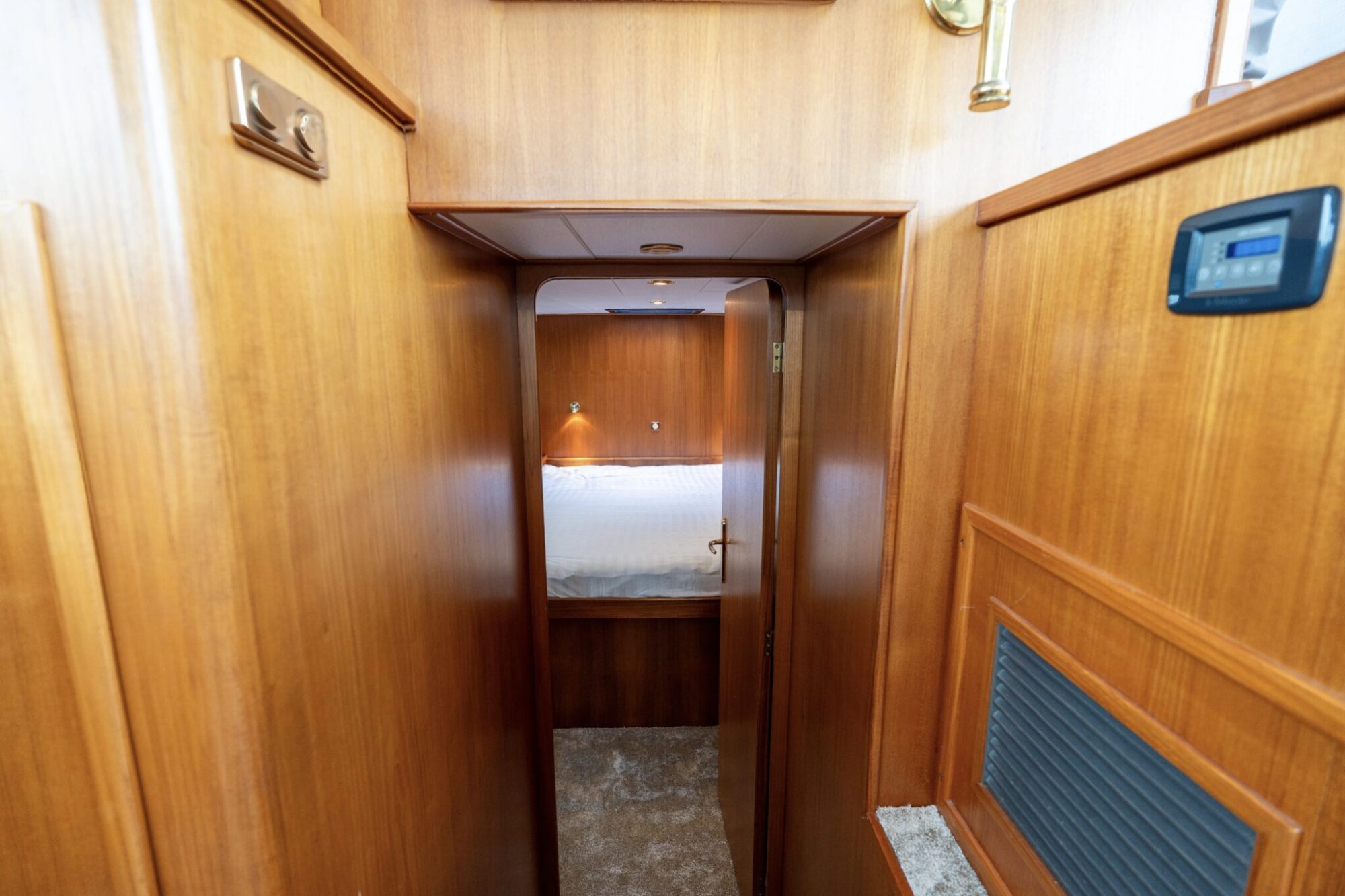 foto: 11 Pieter Beeldsnijder Pieter Beeldsnijder Spiegelkotter 15.00 VS