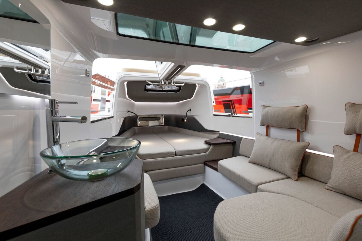 foto: 8 Axopar 37 XC Cross Cabin