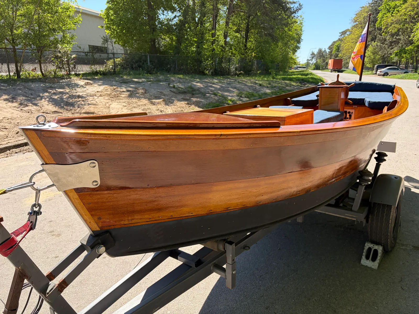 foto: 5 Handgebouwde houten sloep