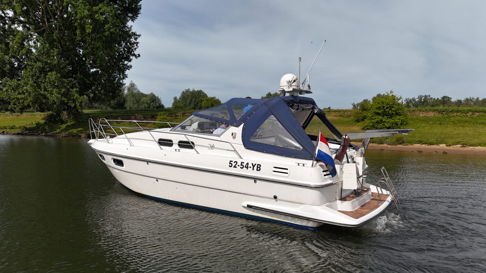 foto: 17 Sealine Sealine 328 Sport Bridge