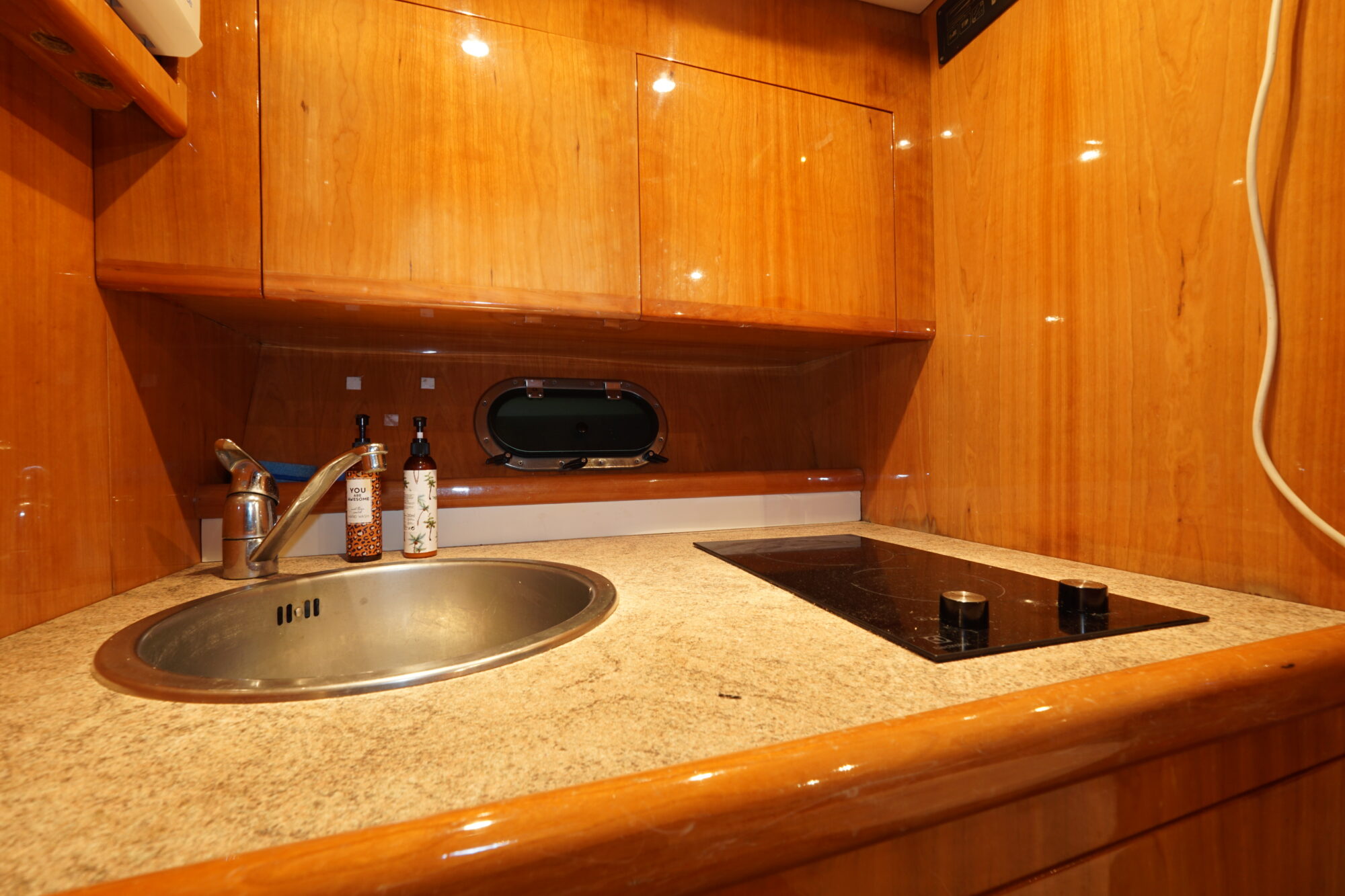 foto: 32 Airon Airon Marine 425 HT