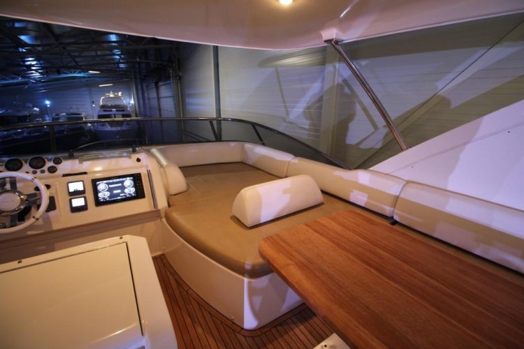 foto: 31 Azimut 60