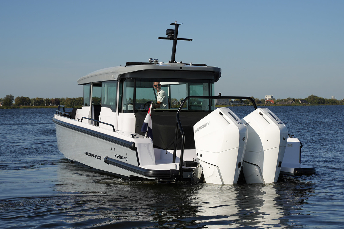 foto: 32 Axopar  37 XC Cross Cabin Mediterrana Edition