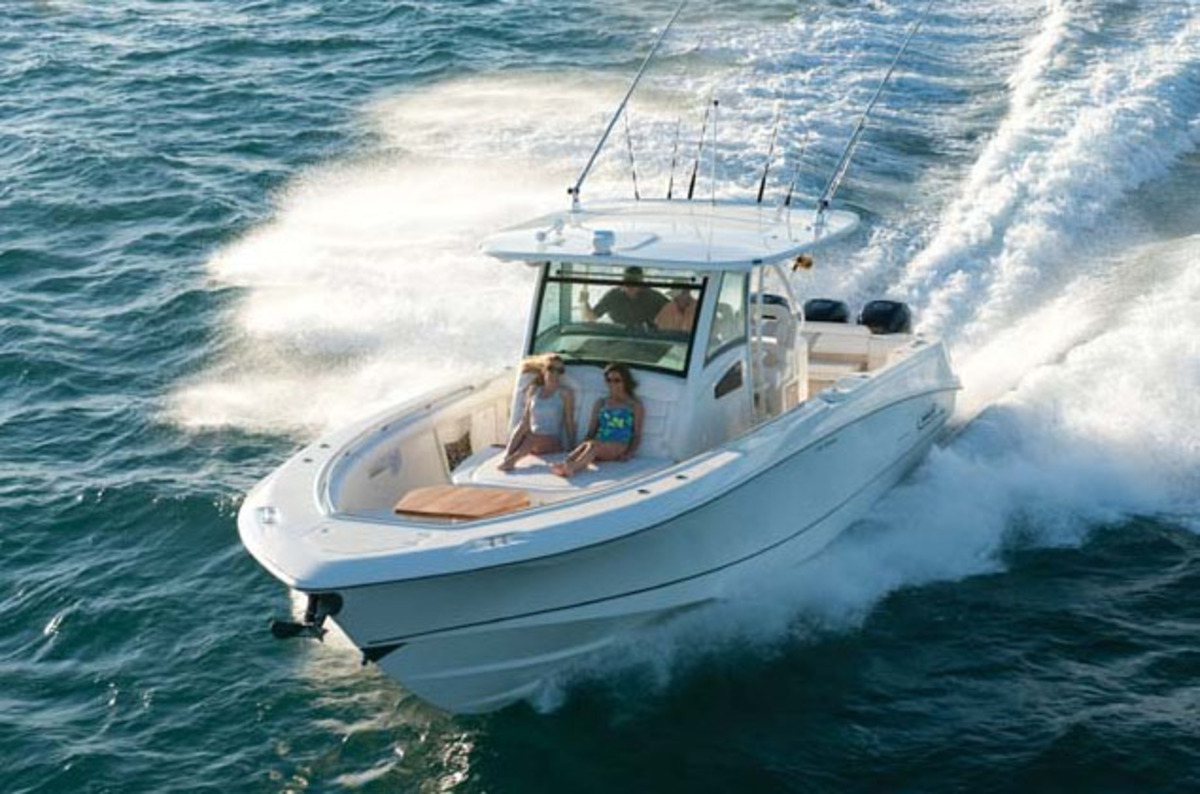 foto: 11 Boston Whaler 380 Outrage