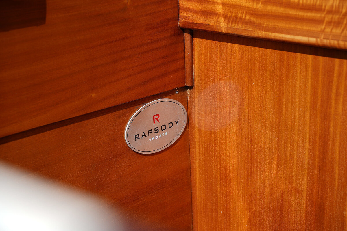 foto: 13 Rapsody 29 OC-F Oyster White Limited Edition