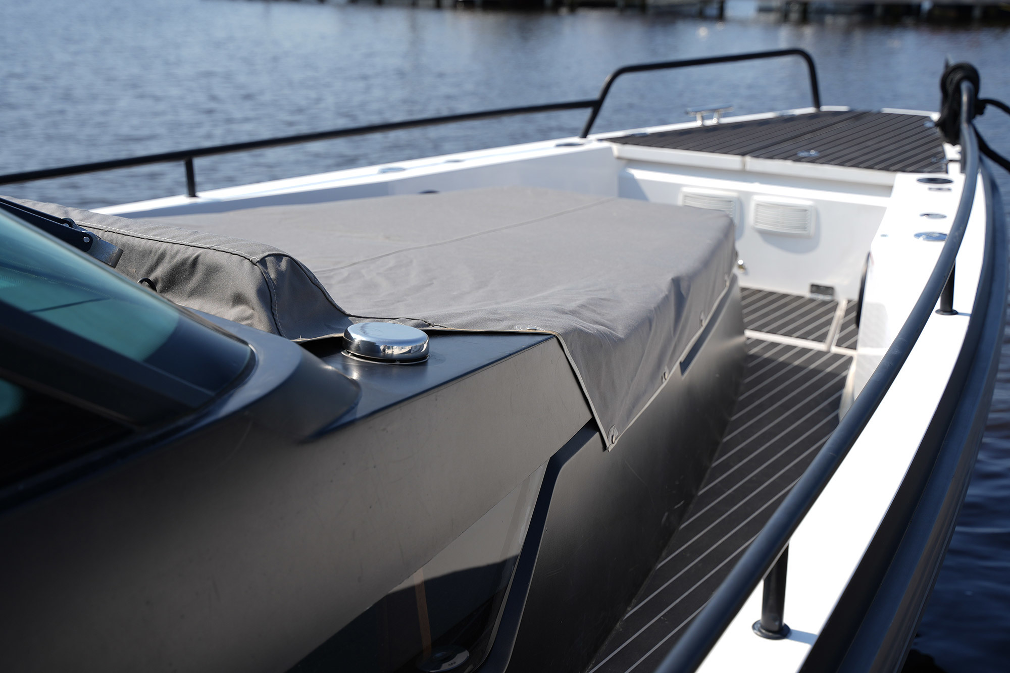 foto: 17 Axopar 37 Sports Cabin Version R