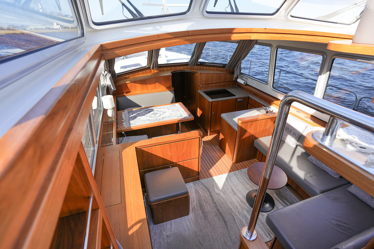 foto: 18 Linssen Grand Sturdy 410 AC Variotop met stabilisator