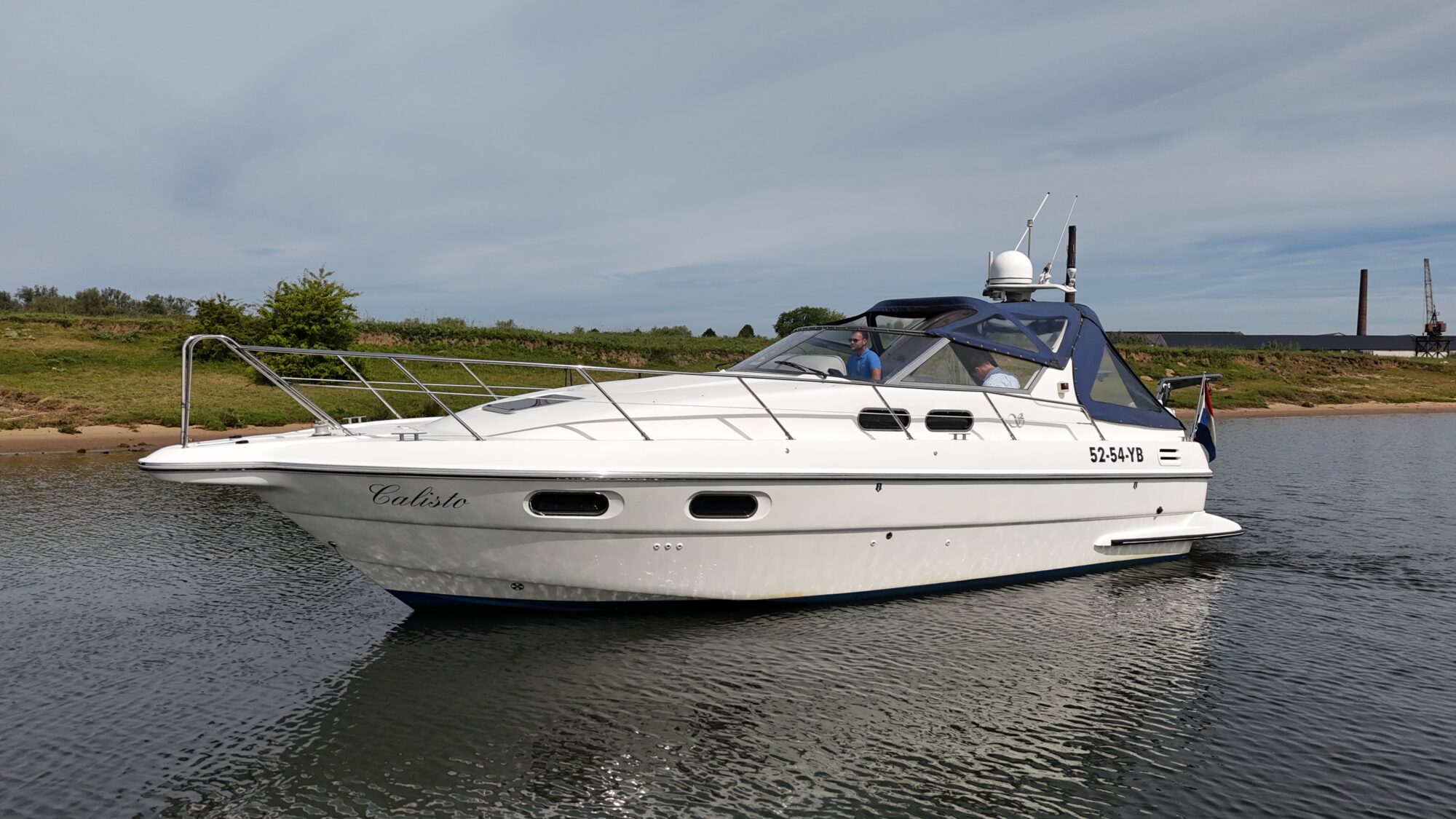 foto: 28 Sealine Sealine 328 Sport Bridge