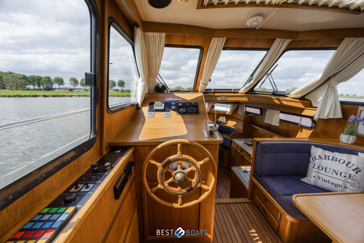 foto: 16 Linssen 37 SE