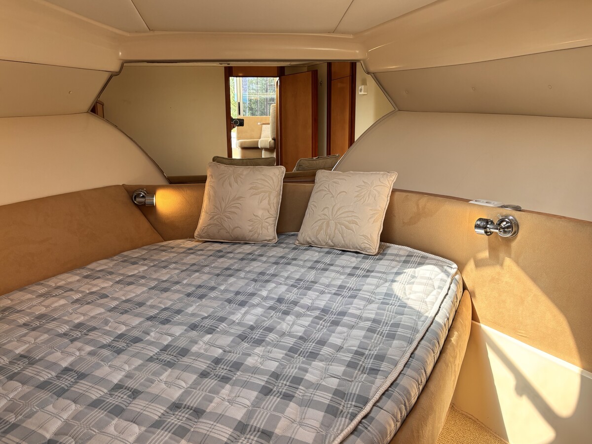 foto: 8 Rodman  30 Cruiser Flybridge 