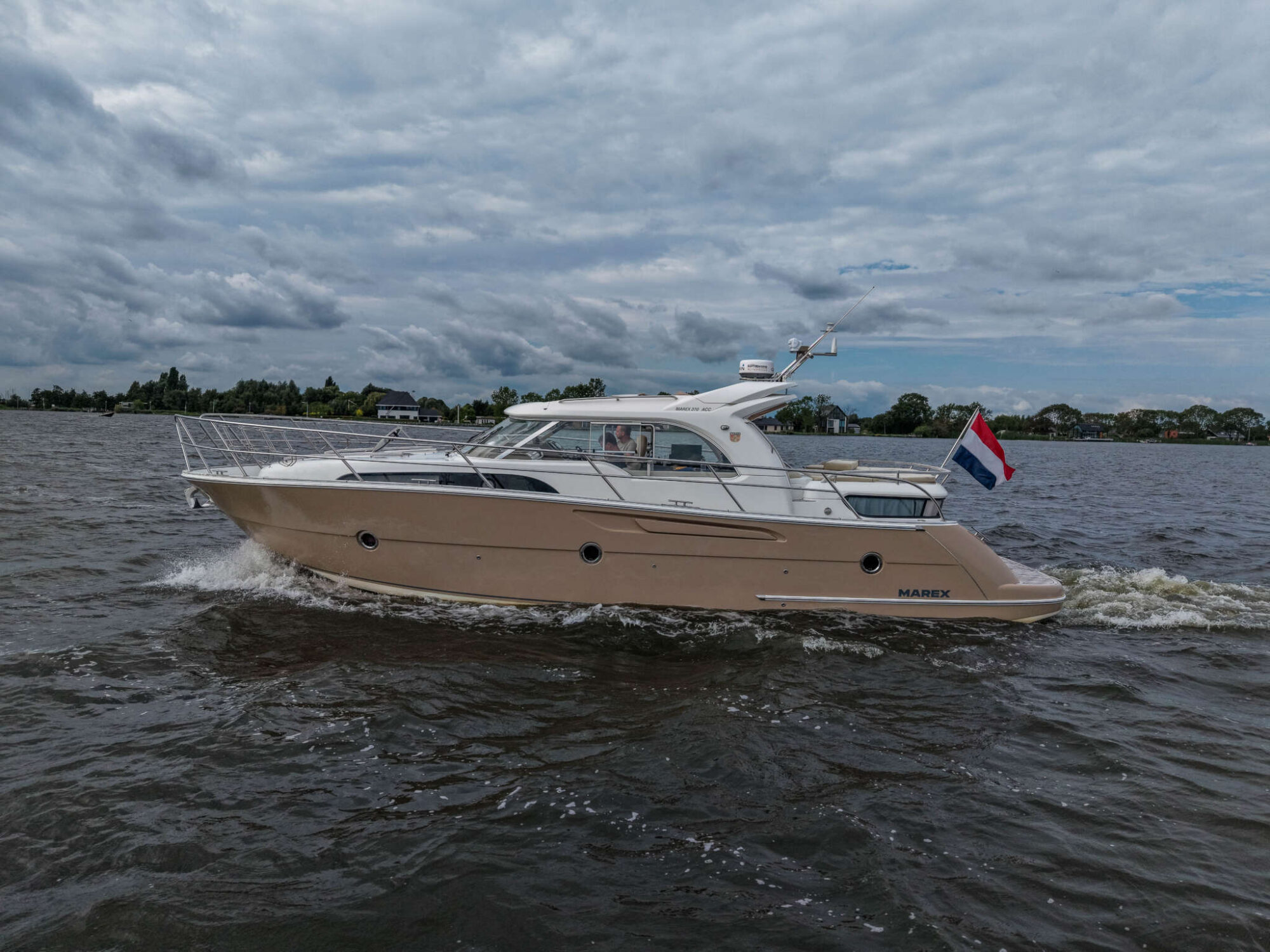 foto: 17 Marex Marex 370 ACC