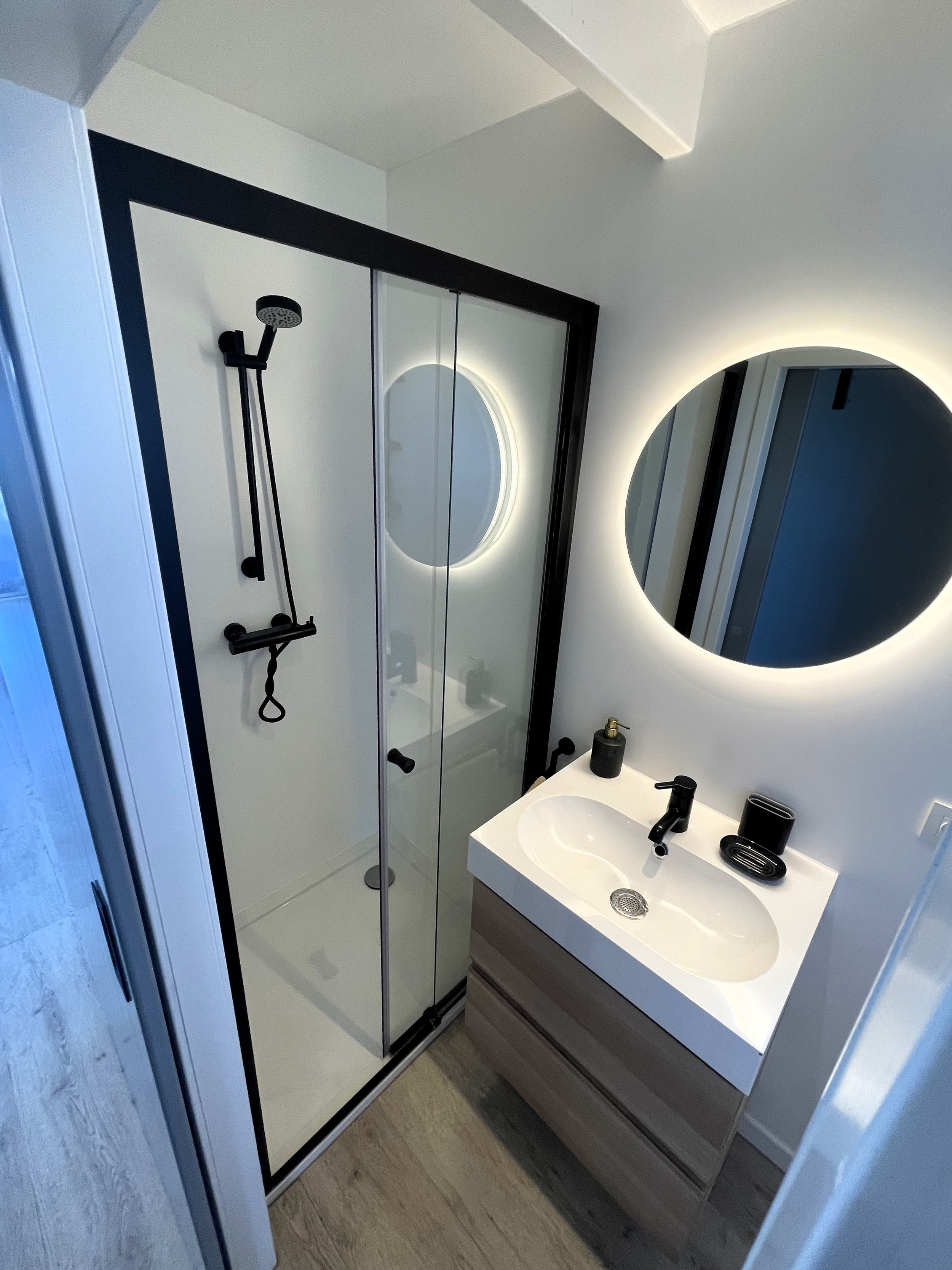 foto: 8 Surla 15 Houseboat Zelfvoorzienend