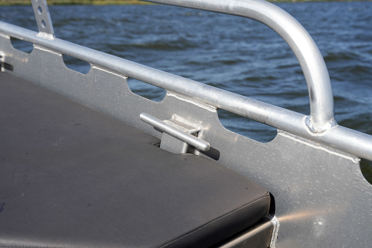foto: 10 Dock Steel 650