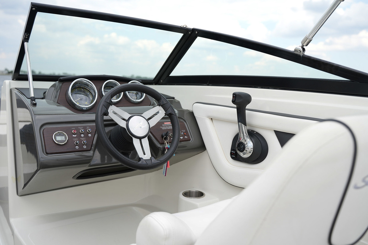 foto: 13 Sea Ray 19 SPX