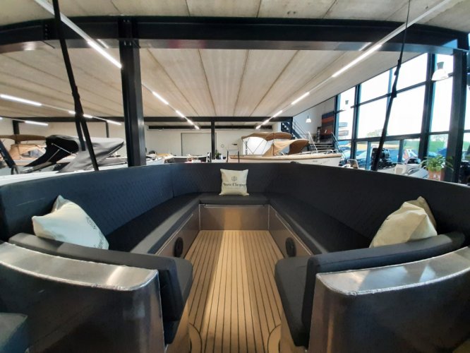 foto: 9 Luxury Alu Tender 65