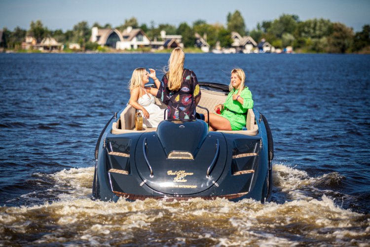 foto: 6 Oud Huijzer 600 Tender al 24 JAAR KWALITIEIT !!