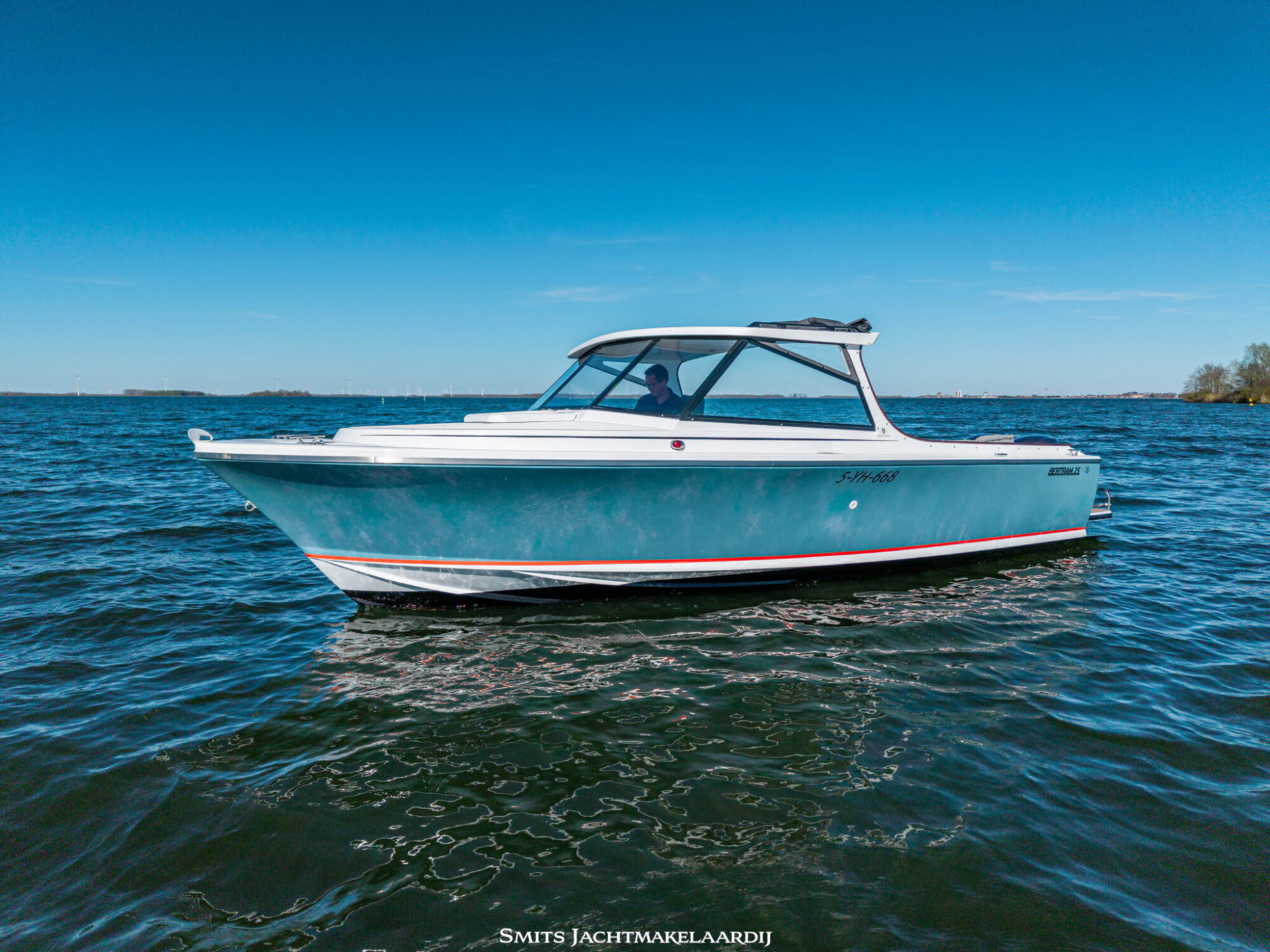 foto: 16 Bertram Bertram 25