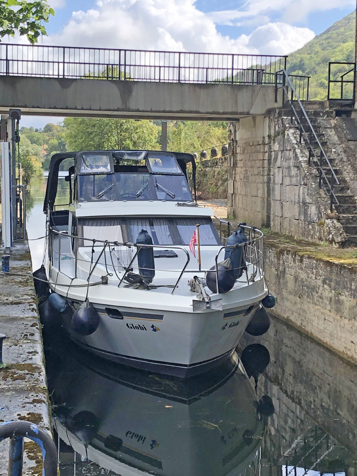 foto: 18 Vri-Jon Contessa 40