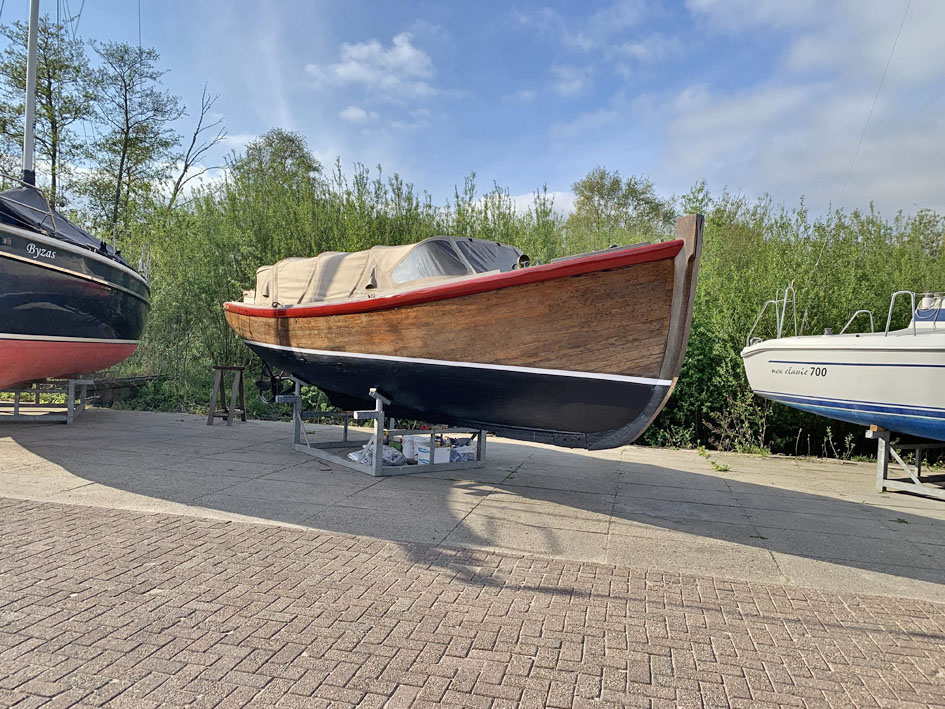 foto: 12 ex Marine Motorsloep 30