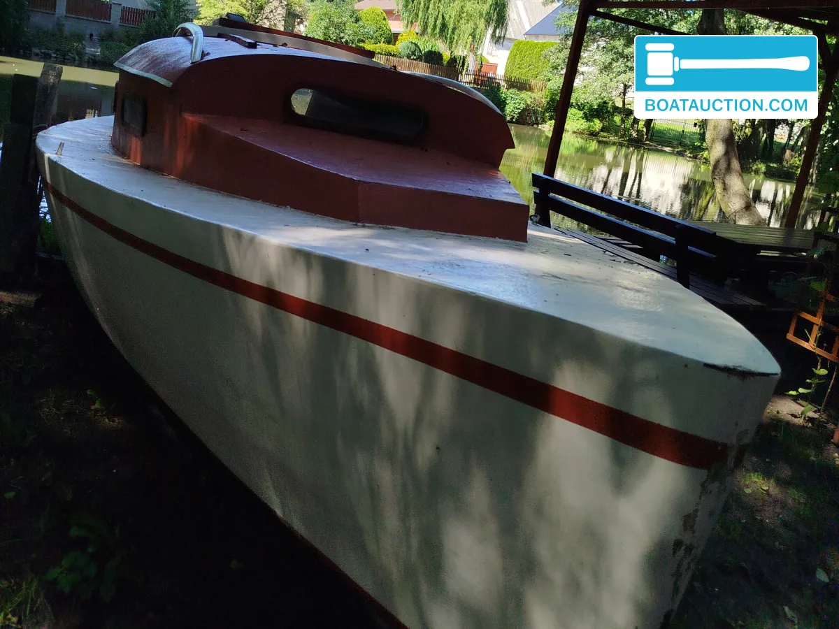 foto: 6 Cabinboat 700