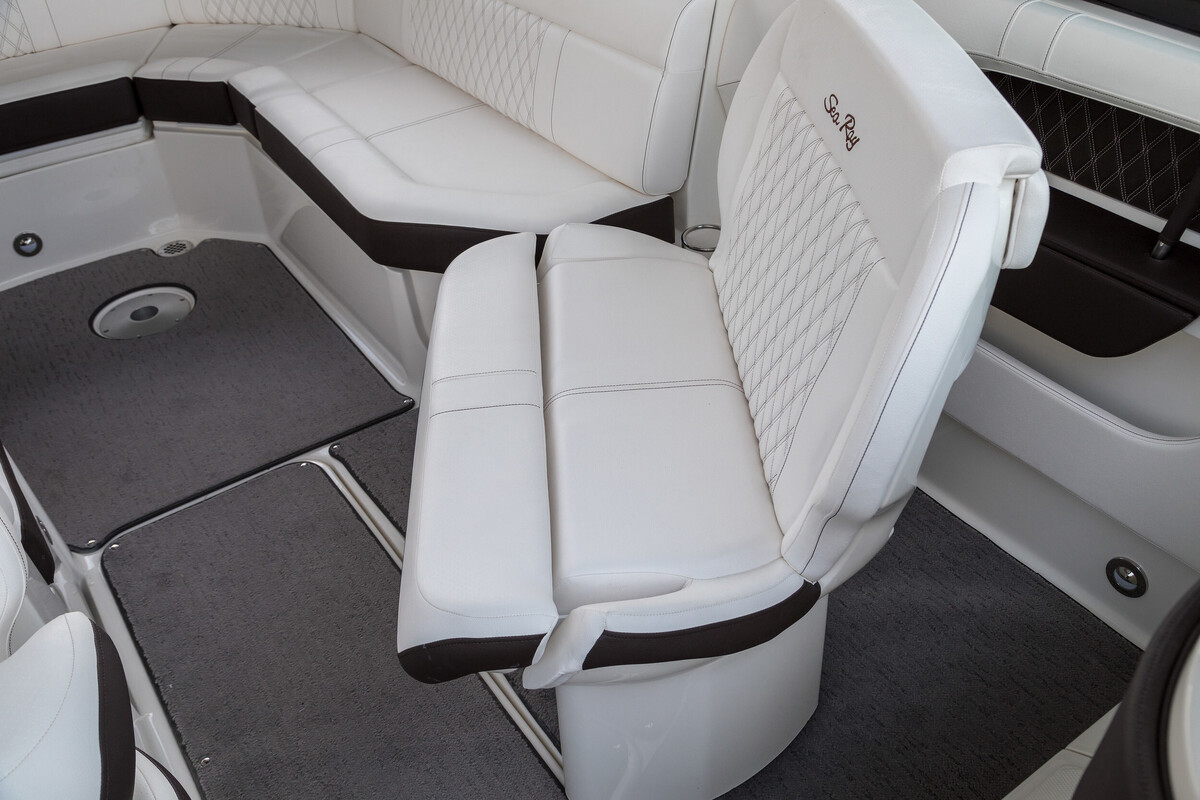 foto: 6 Sea Ray SLX 310