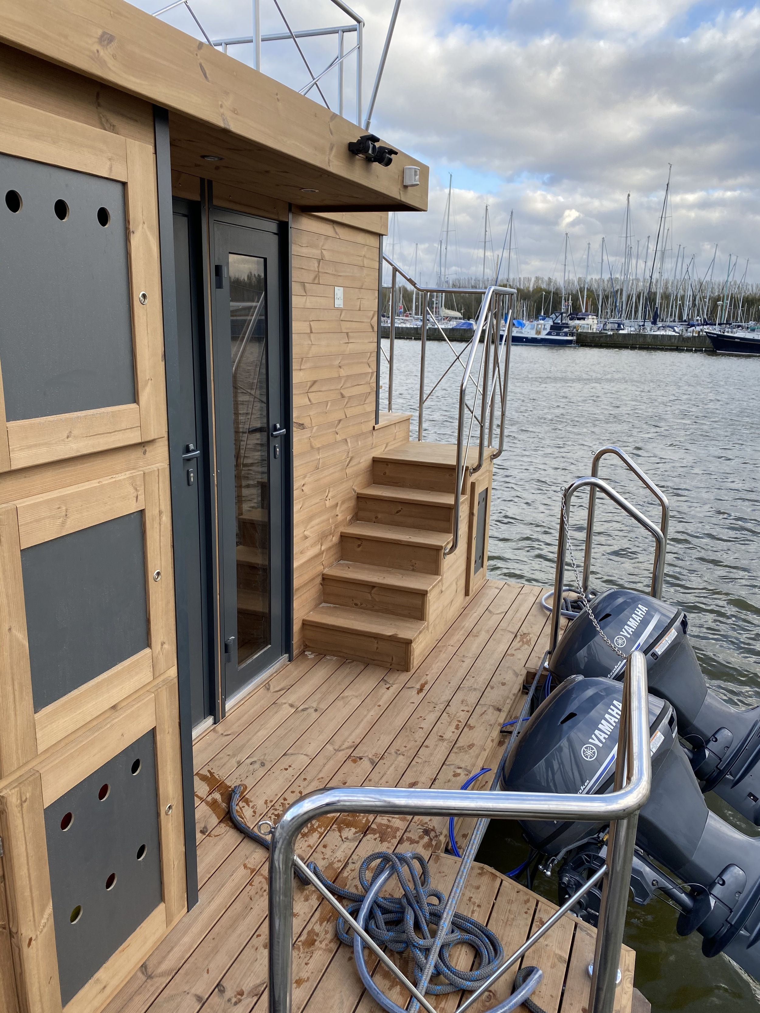 foto: 16 Campi 400 Per Direct In Maasbommel Houseboat