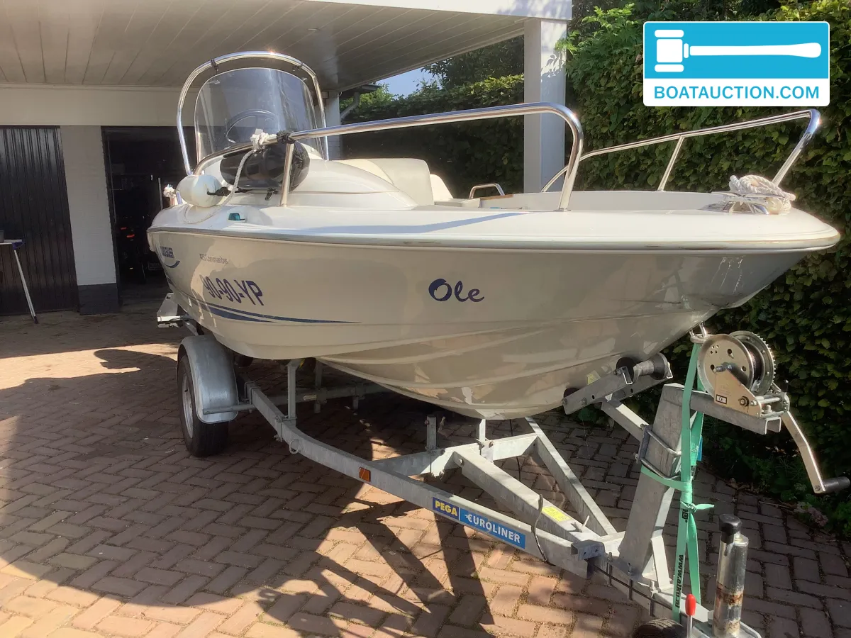 foto: 6 Quicksilver 425 Commander