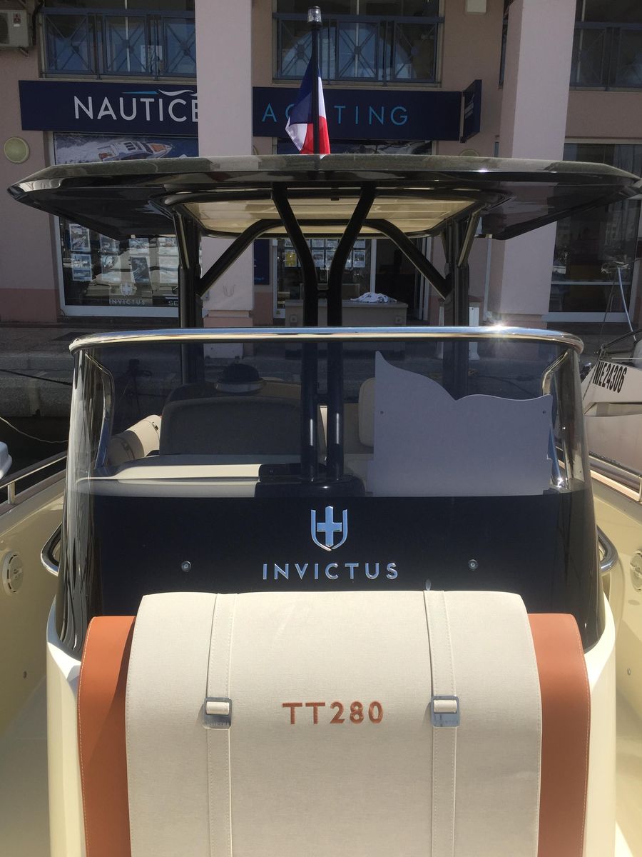 foto: 5 Invictus 280 TT