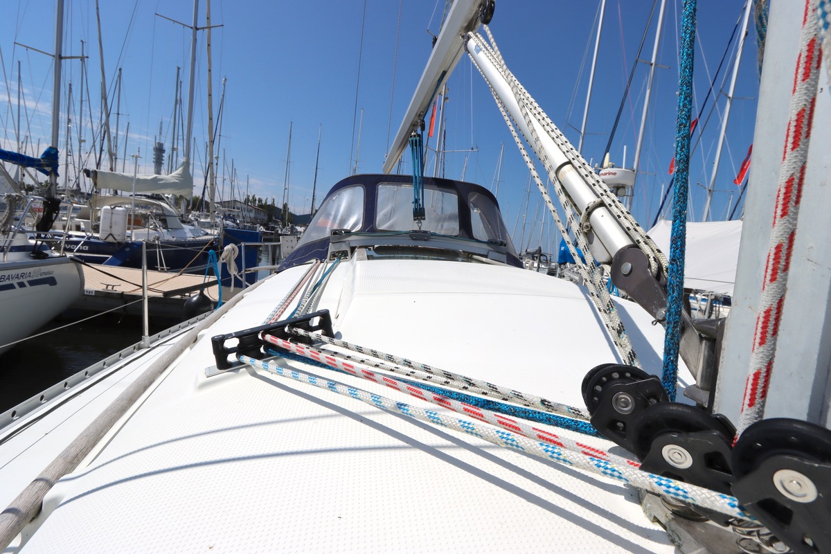 foto: 10 Beneteau Oceanis 300