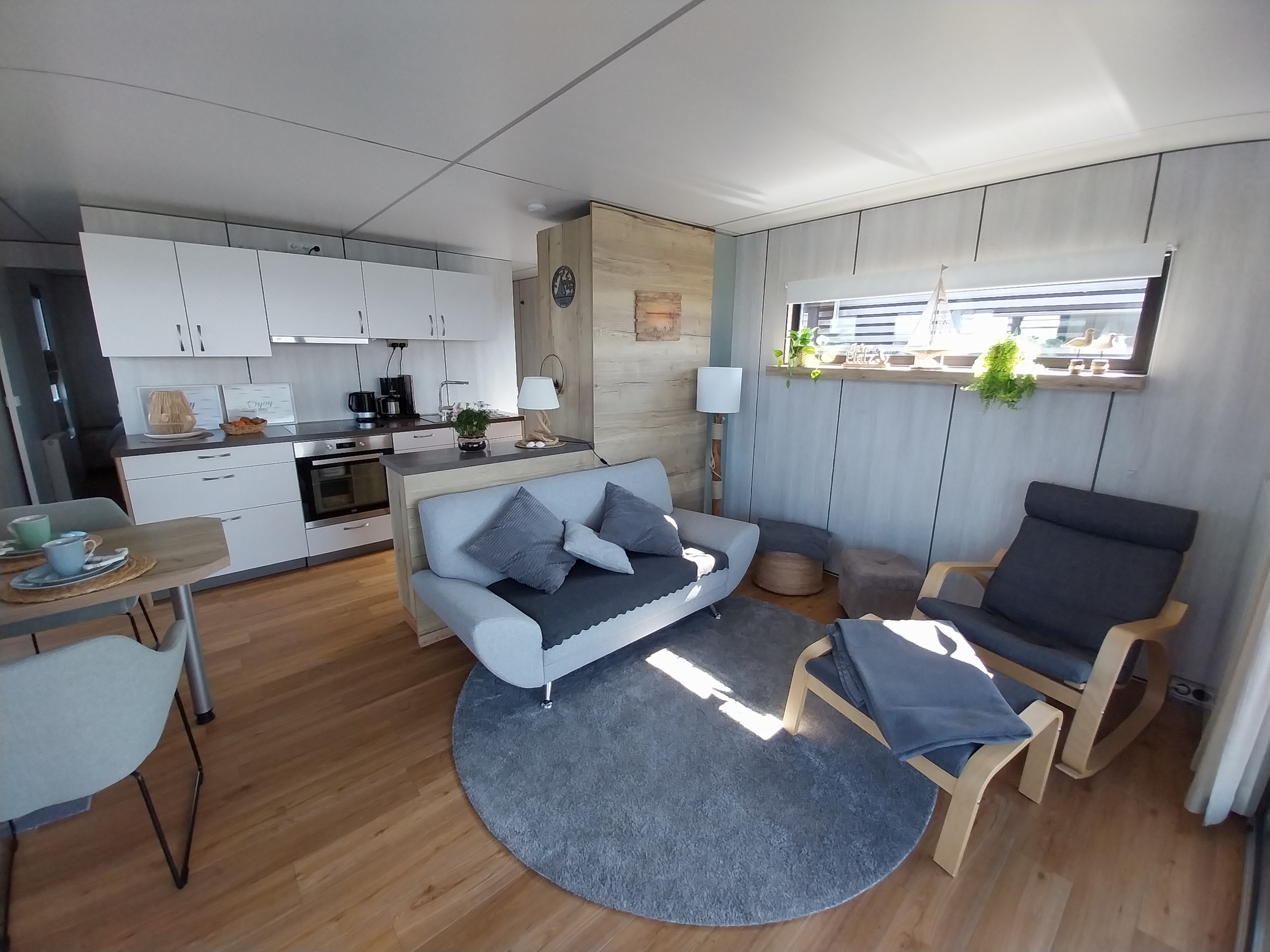 foto: 11 HT4 Houseboat Lelystad Ligplaats