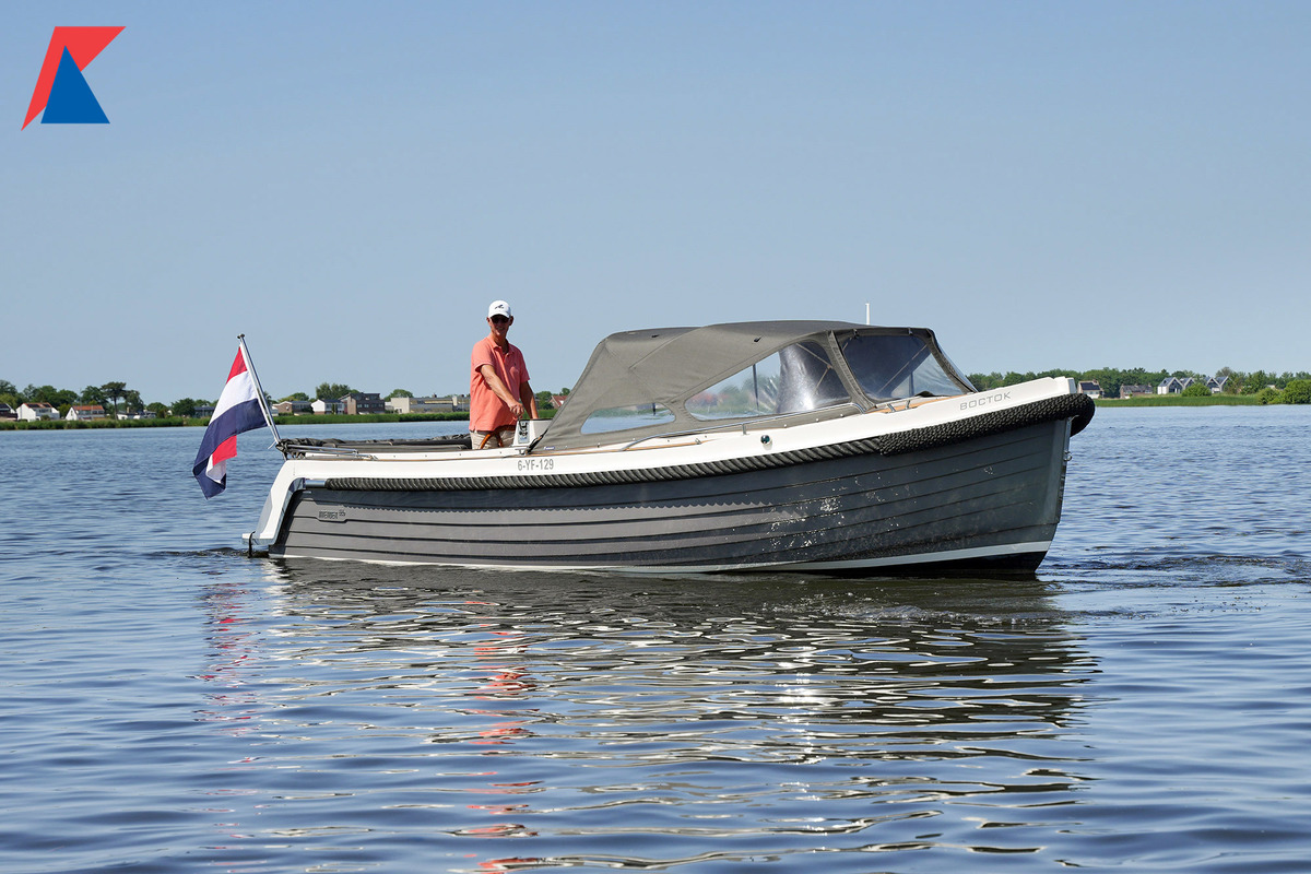 foto: 22 Interboat Intender 820