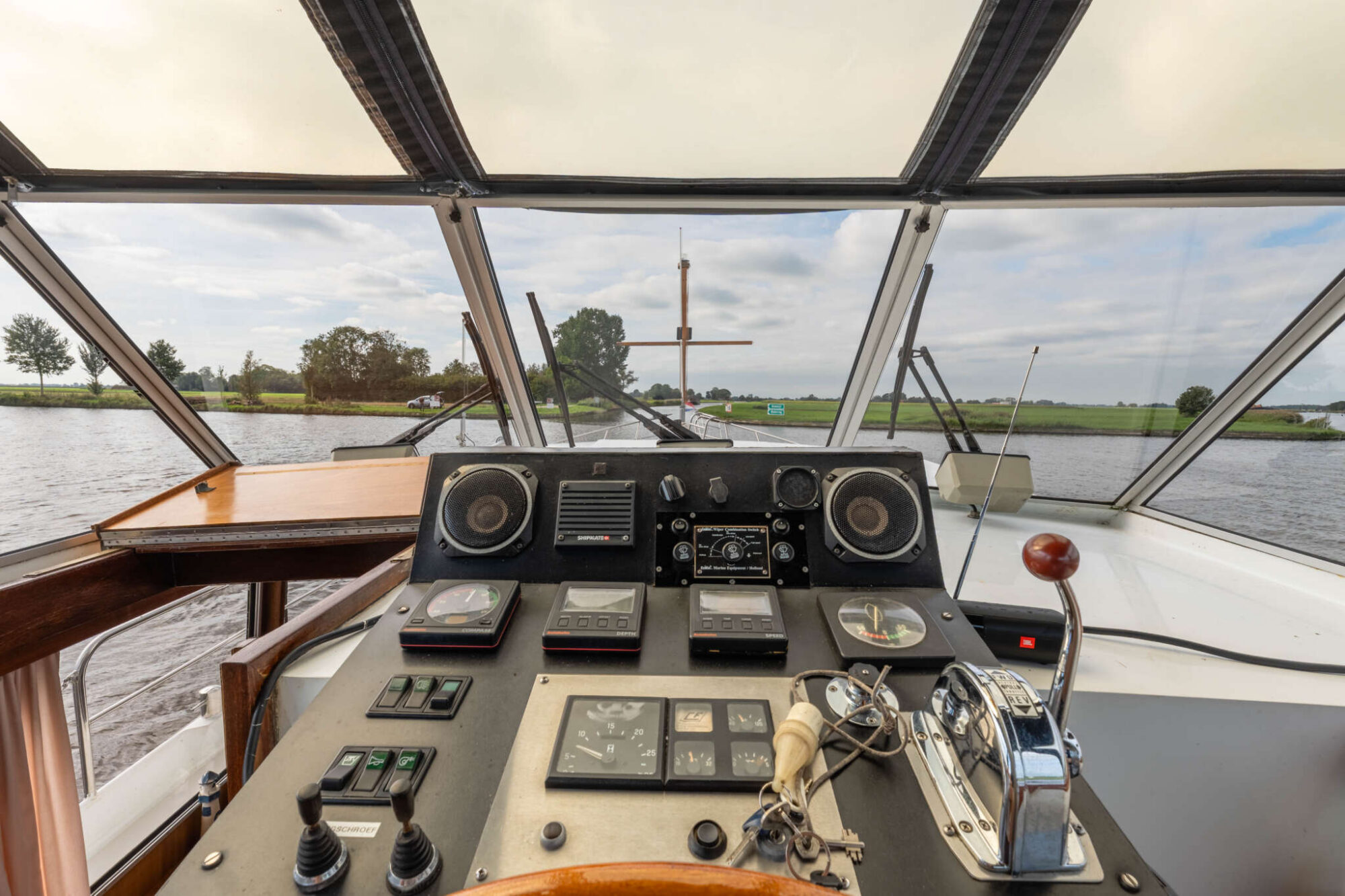 foto: 24 Valkkruiser Valkkruiser Waterman 13.50 AK