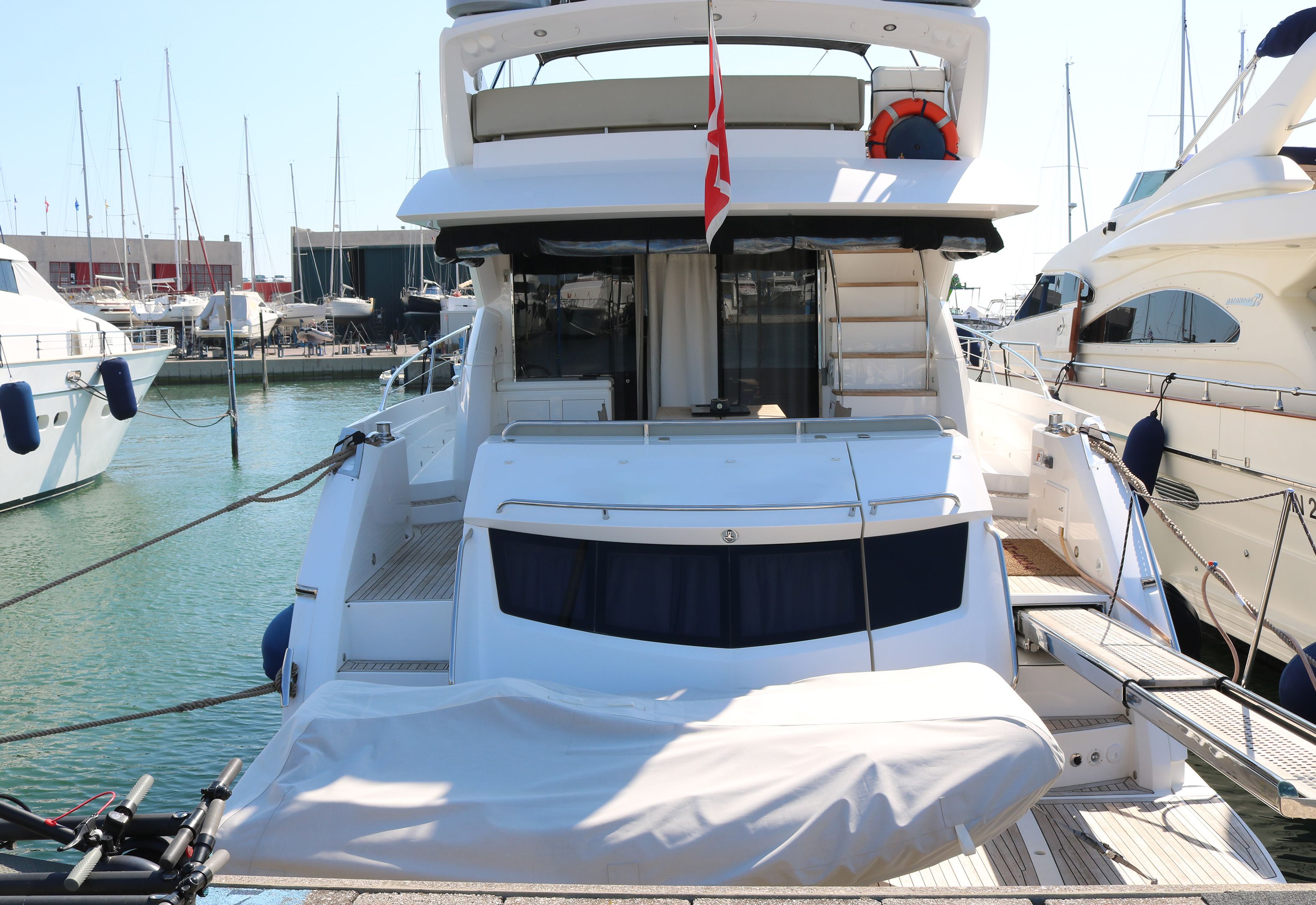 foto: 9 Sunseeker 65 Manhattan