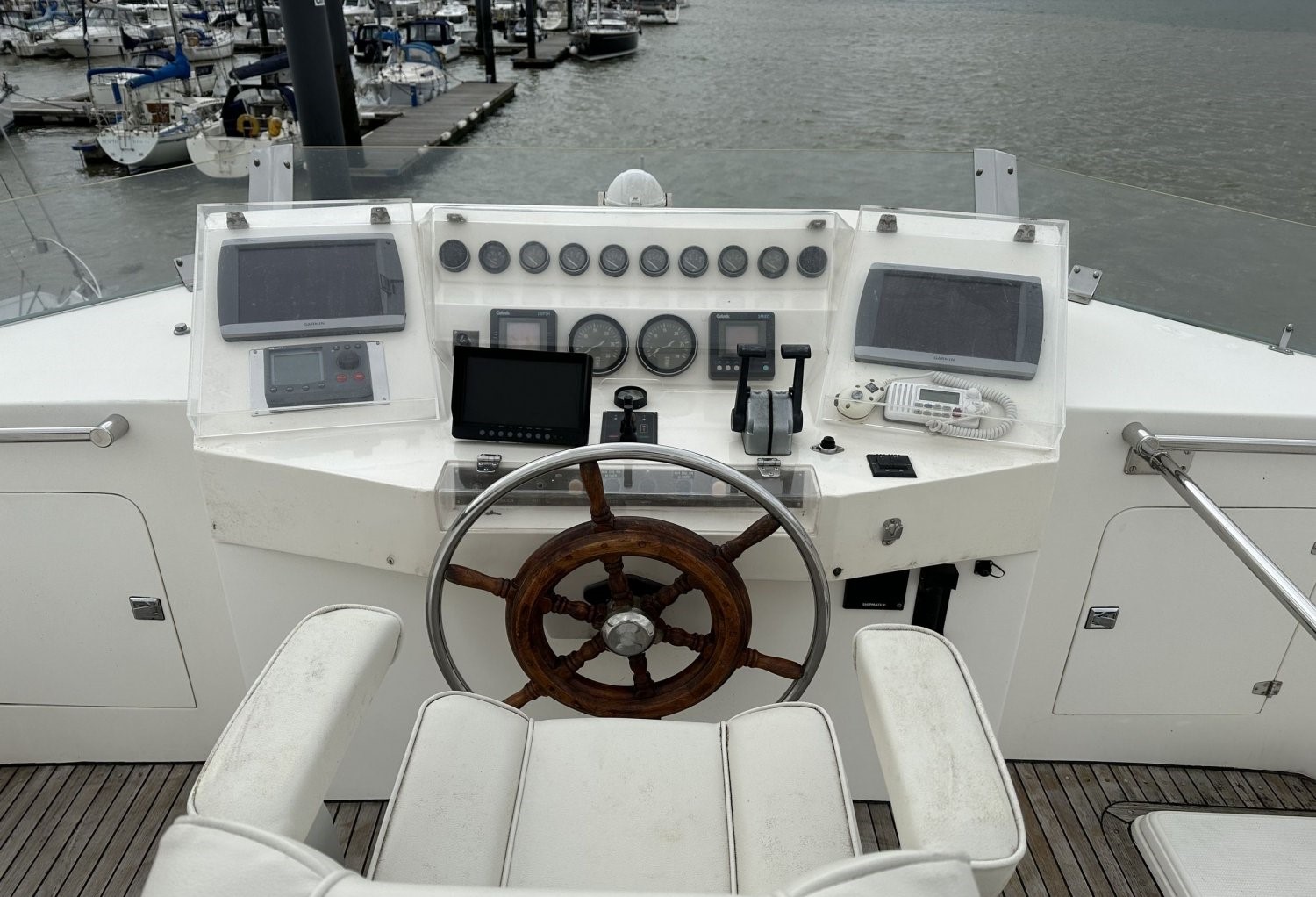 foto: 11 Trader 75 Signature