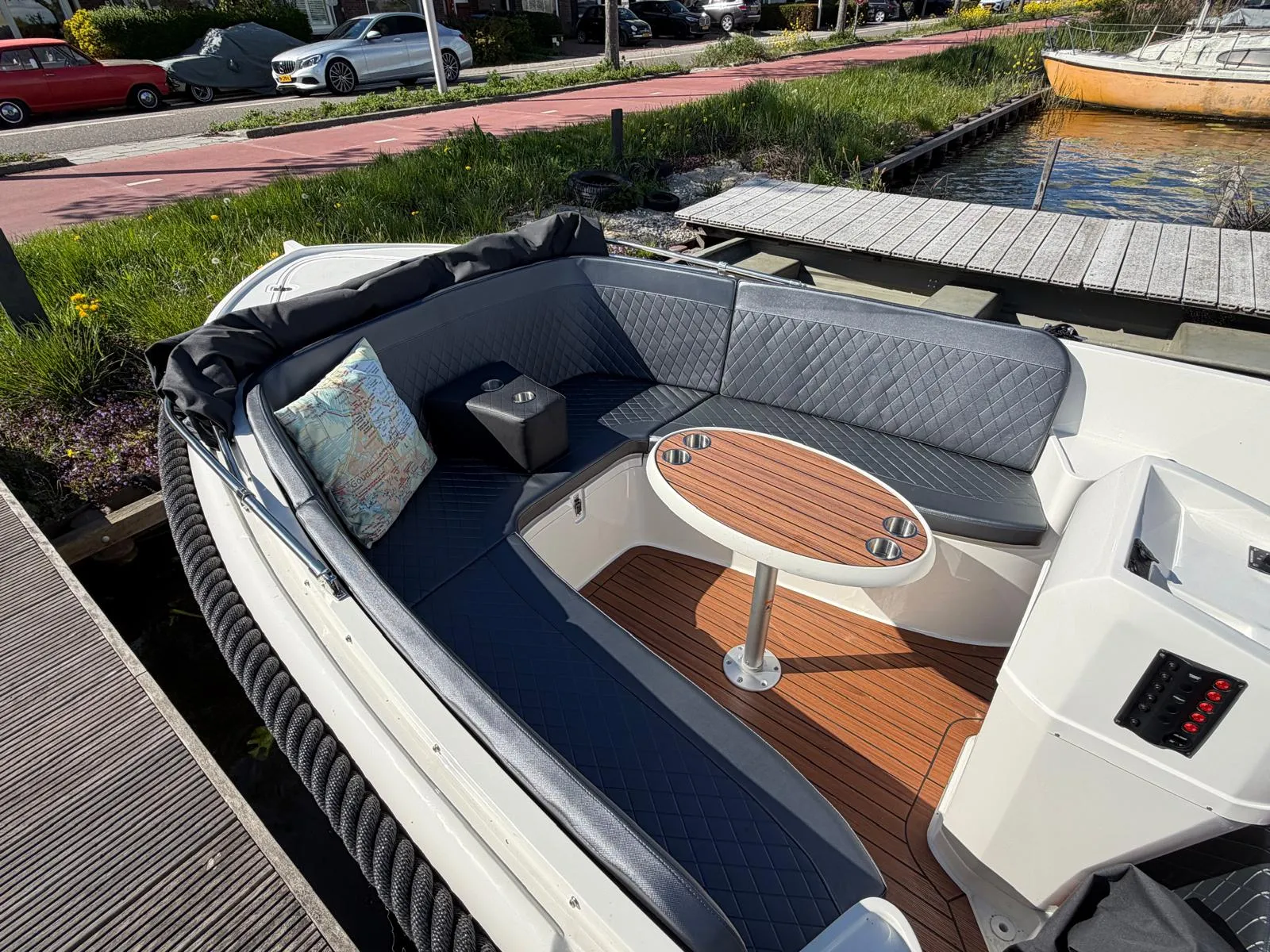 Oud Huijzer Tender 616