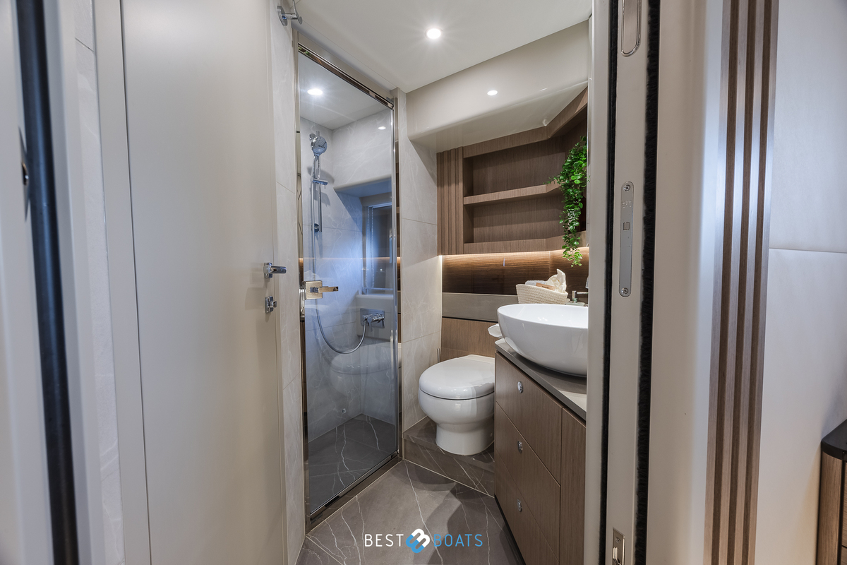 foto: 26 Absolute  Navetta 52