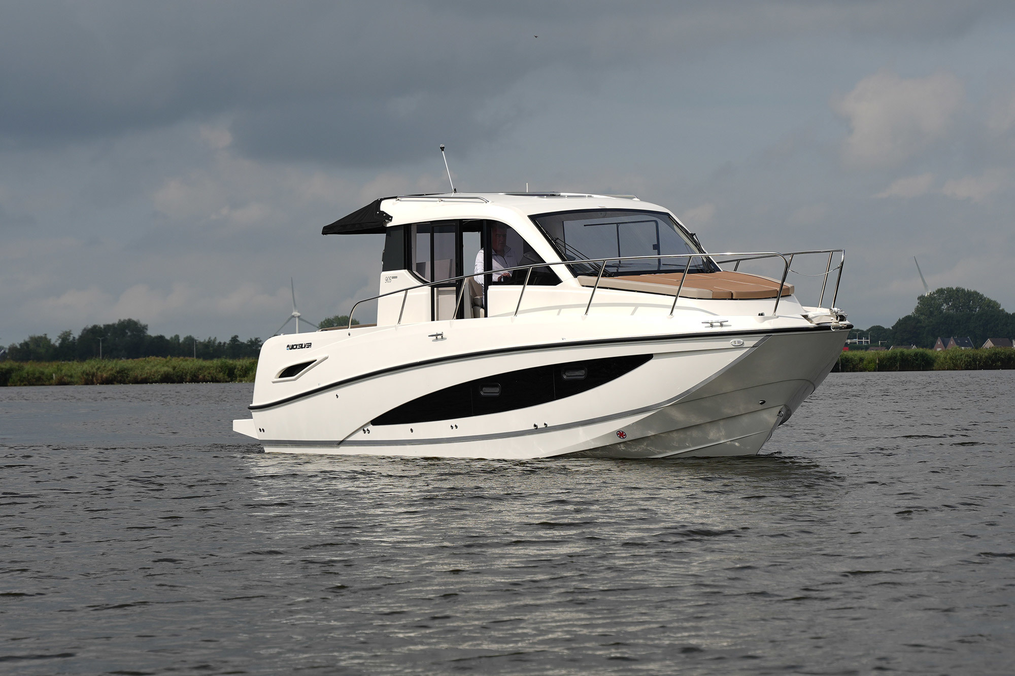 foto: 16 Quicksilver Activ 905 Weekend Outboard