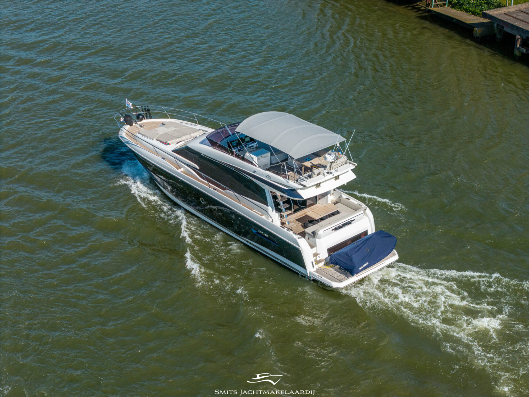 foto: 79 Prestige Prestige 590 Flybridge
