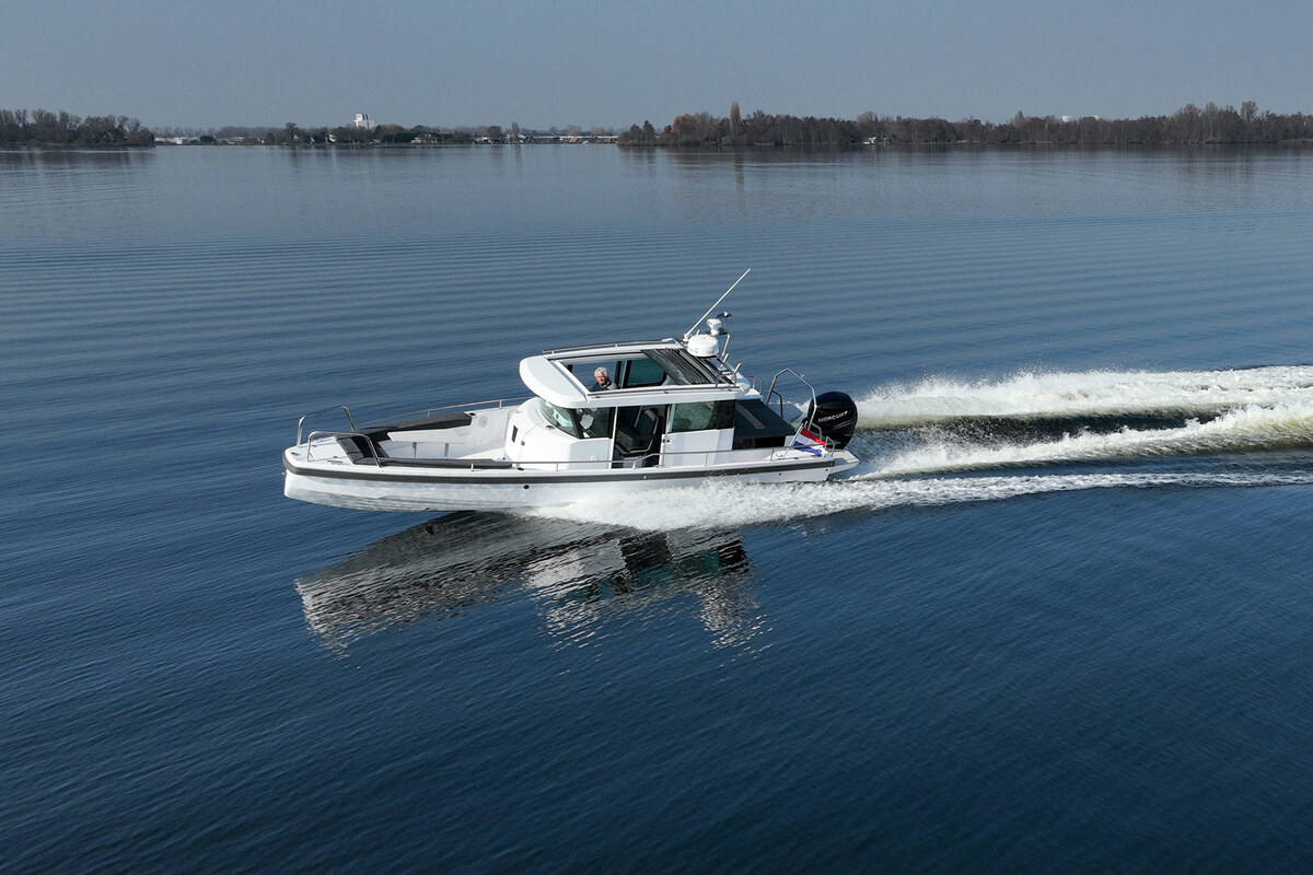 foto: 12 Axopar 28 Cabin - AC