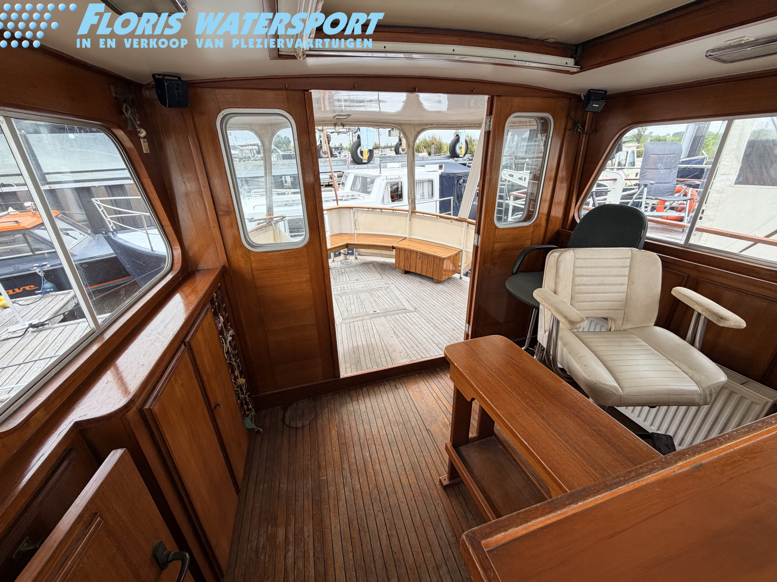 foto: 6 Klaasssen kotter 1400 Pilot