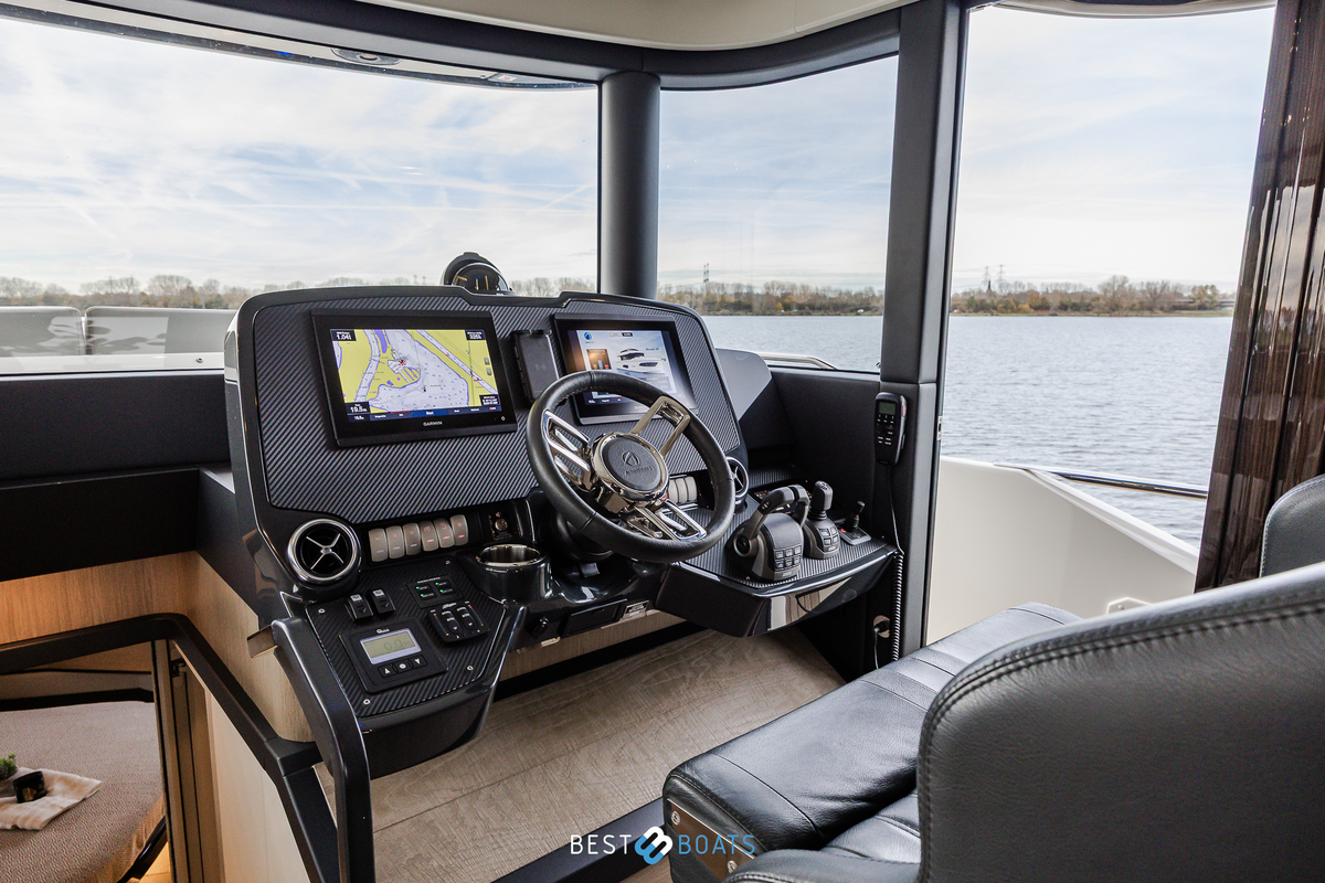 foto: 27 Absolute  Navetta 52