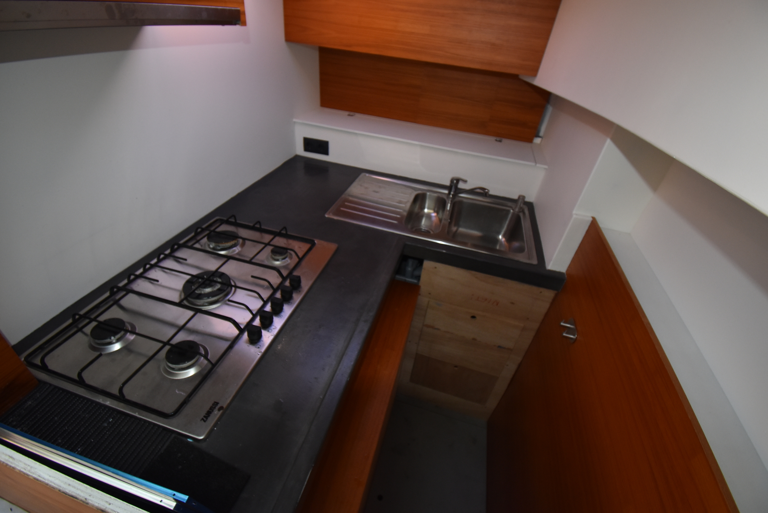 foto: 11 Motor Catamaran 12.5