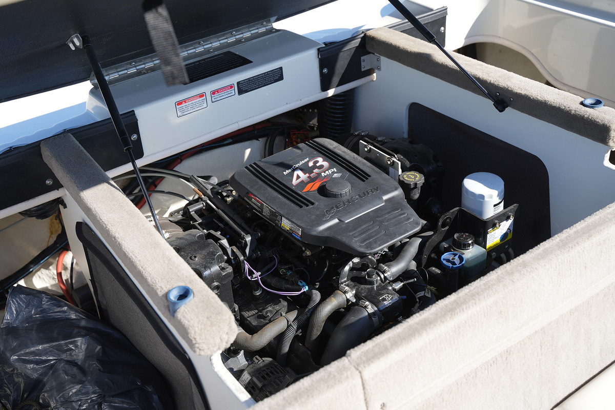 foto: 15 Sea Ray 200 Sport