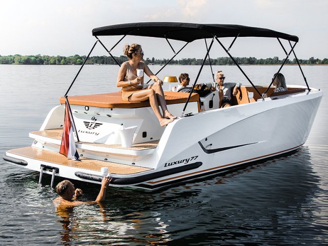 foto: 5 Luxury Alu Tender 77