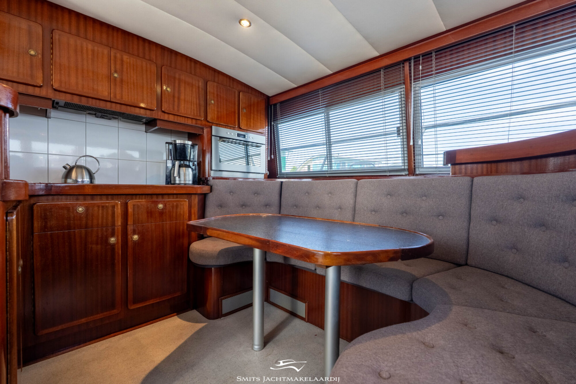 foto: 31 Van der Valk Valk Vitesse 54 Stabilizers