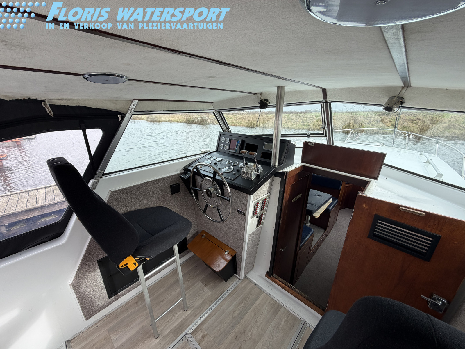 foto: 5 Amerglass 32 AK